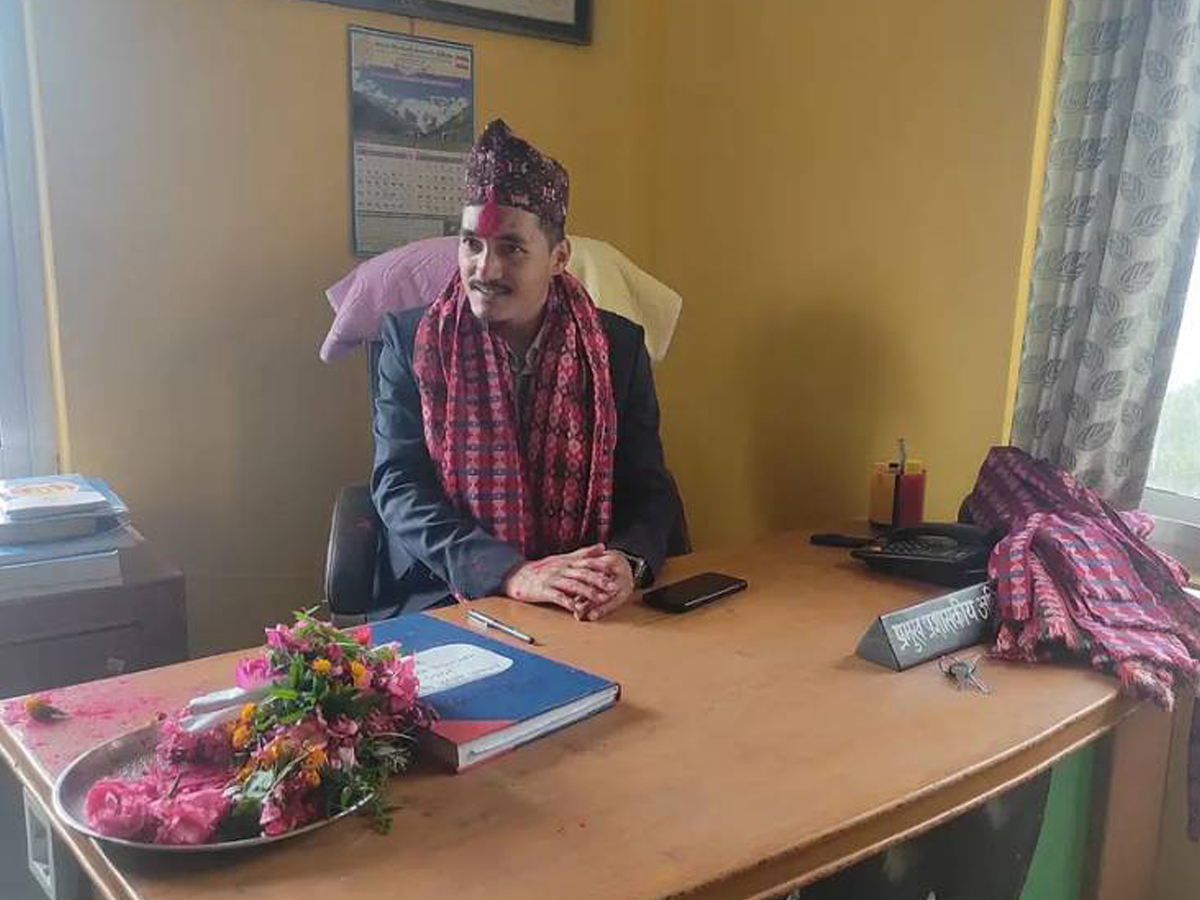 दनपामा प्रमुख प्रशासकीय अधिकृत भुजेल हाजिर 